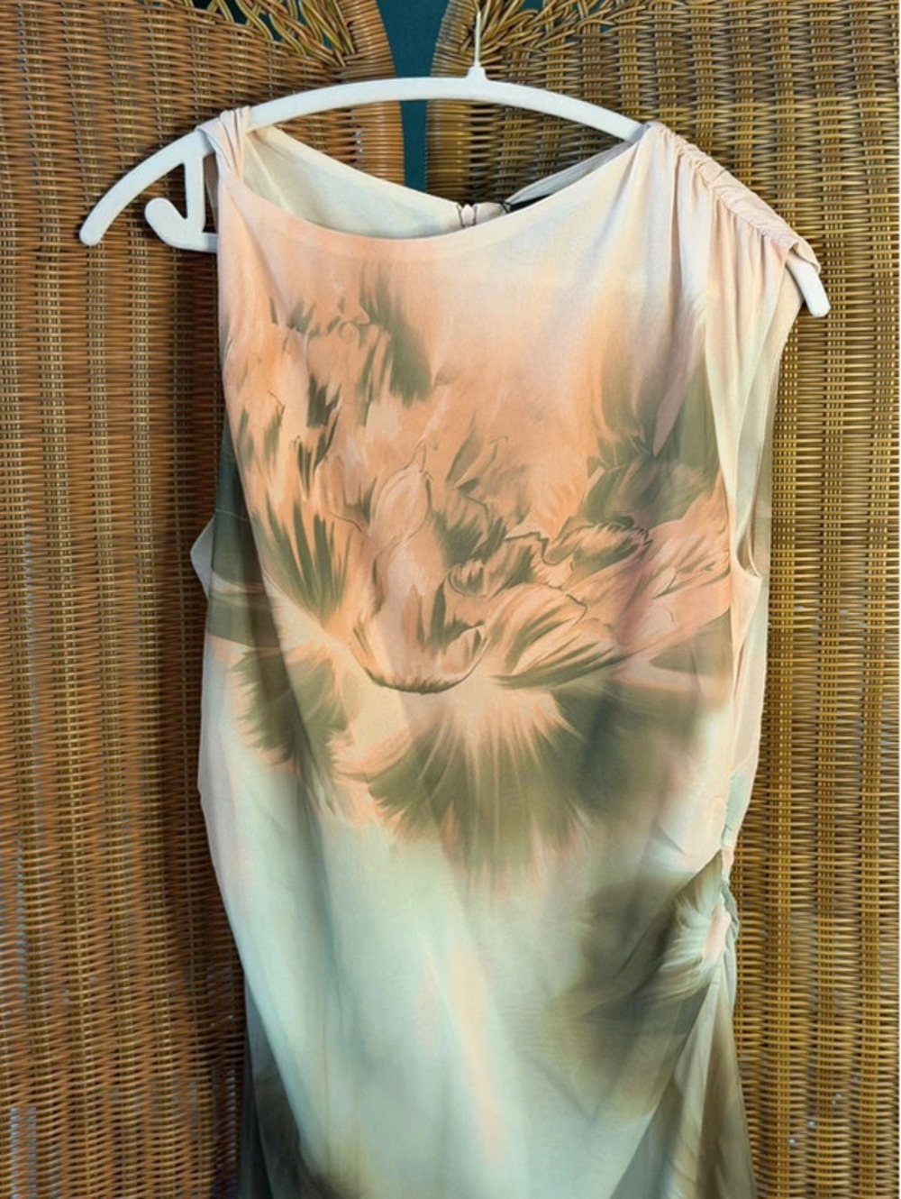 NWT-Sz 10 PrettyLittleThing Printed Floral Chiffon Ruched Sleeveless Maxi Dress - Picture 4 of 7